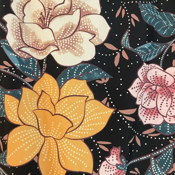 Torrid Crew Neck Black Floral Hawaiian Sleeve Knot Front Bikini 2 piece set SZ 3 - Picture 8 of 9